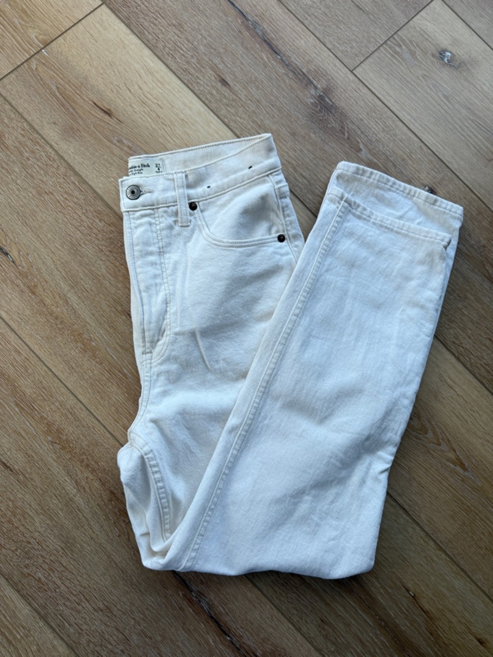 Abercrombie & Fitch High-Rise White Jeans
